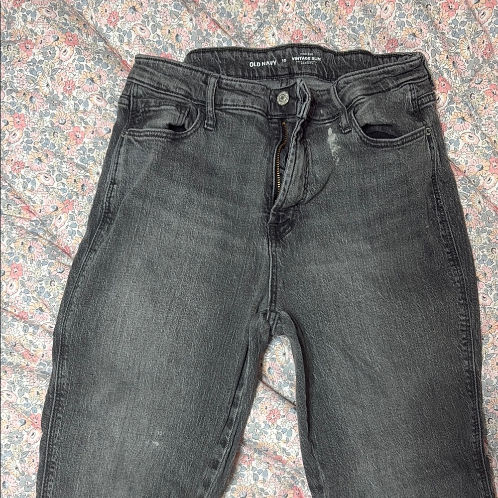 Old Navy Gray Skinny Jeans with Modern Distressed Look